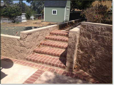 Retaining Wall with Integrated Steps